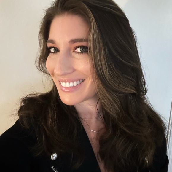 Meet your Posher, Suzanne - Picture 2 of 4